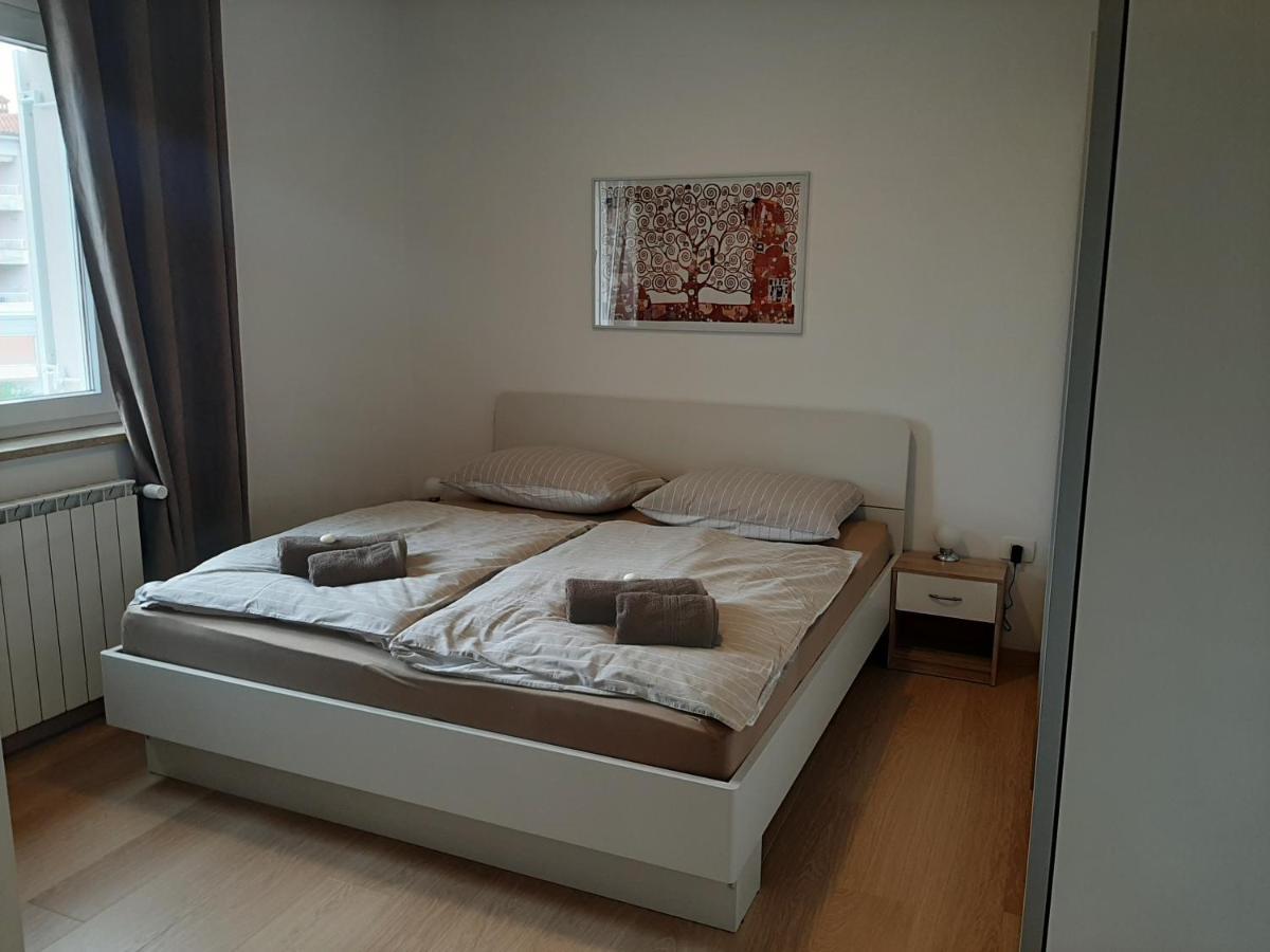 Apartment Sol, Izola, San Simon المظهر الخارجي الصورة